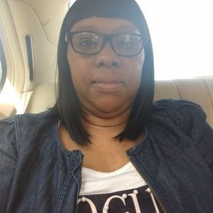 Meet your Posher, Elaine